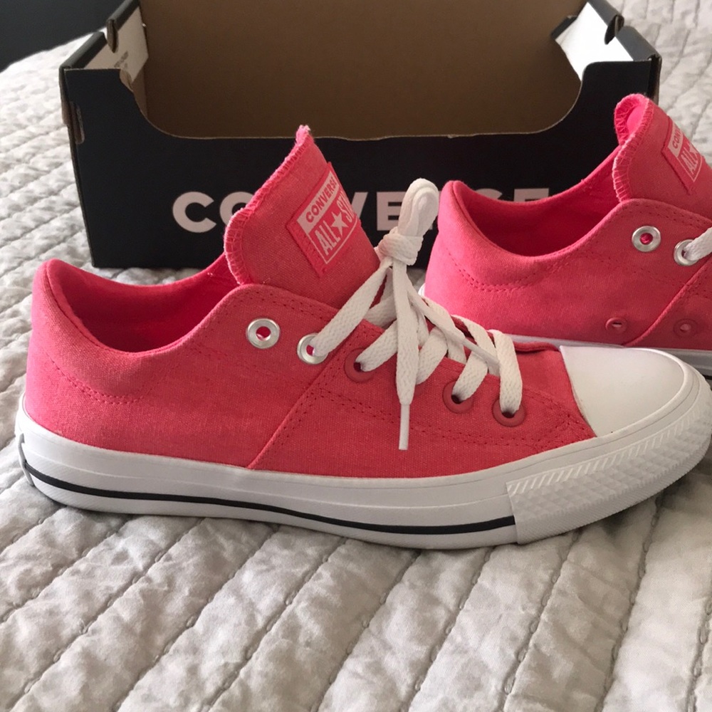 Converse - Picture 2 of 7